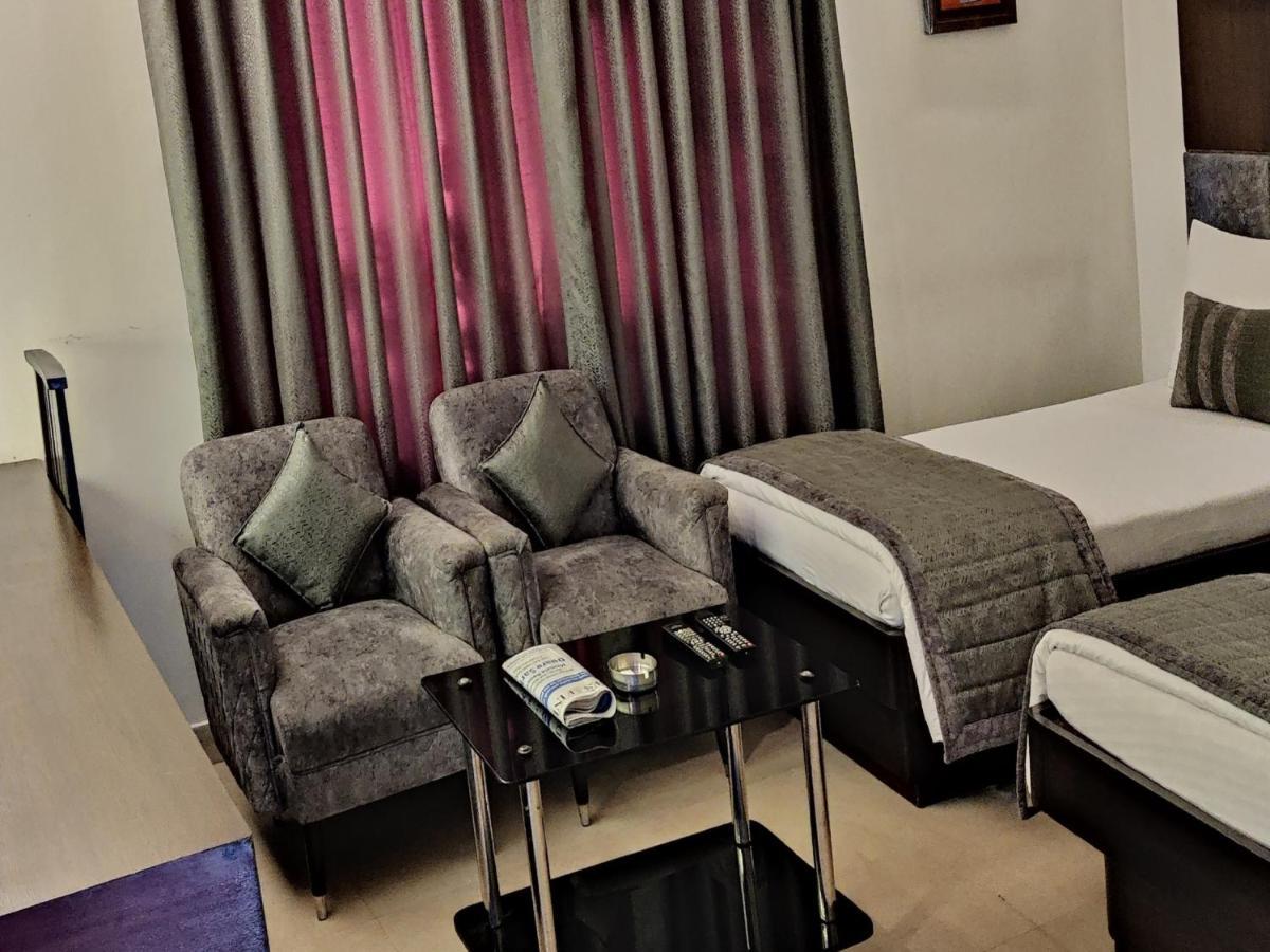 Hotel The Samilton Kalkuta Zewnętrze zdjęcie