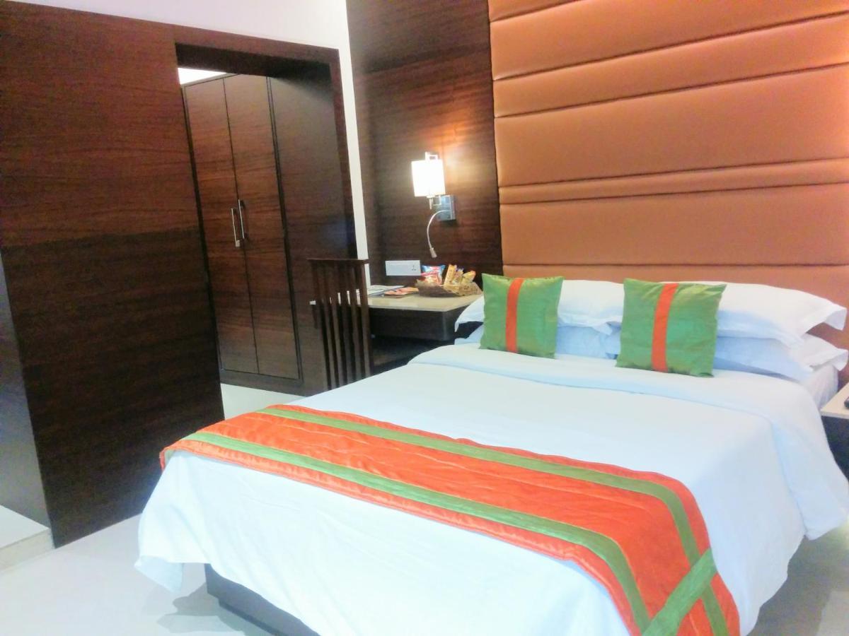 Hotel The Samilton Kalkuta Zewnętrze zdjęcie